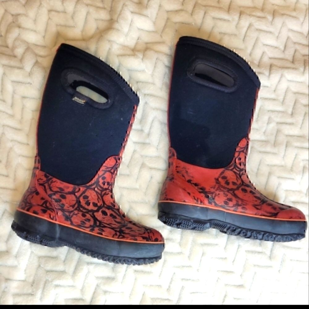 Bogs Classic Insulated Waterproof Winter Boots, Sz 13, Little Kids. 
